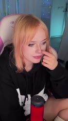 606x1080