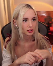 876x1080