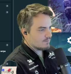340x352