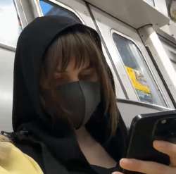 784x777