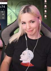 893x1237
