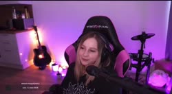 640x352