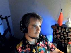 422x316
