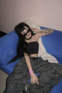 853x1280