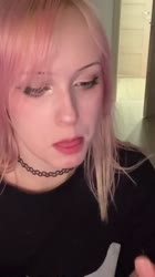 606x1080