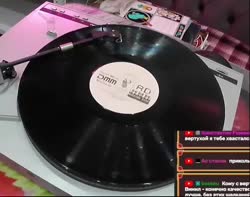 708x560