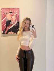 982x1280