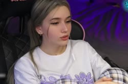888x588