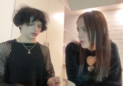 818x576