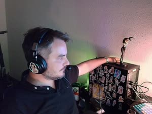 570x430