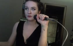 616x392