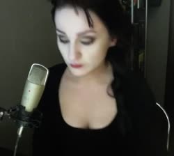 570x512