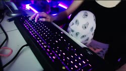 768x438