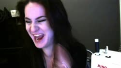 692x389