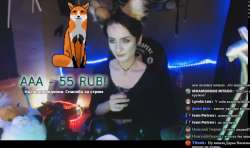 877x520