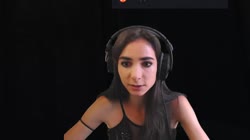 810x456