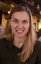 399x616