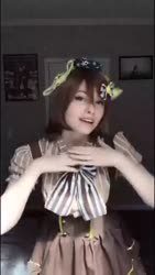 316x560