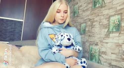 976x544