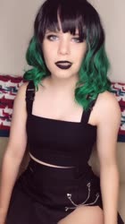 576x1024