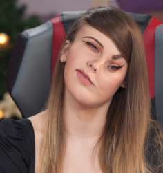 782x825