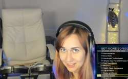 692x429
