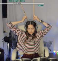 607x639