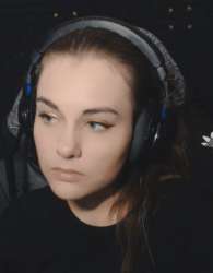 352x451