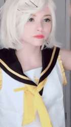 296x526