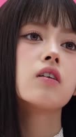 556x990