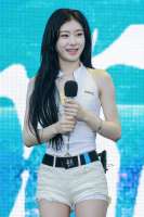 853x1280