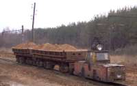 736x467