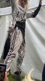 576x1024