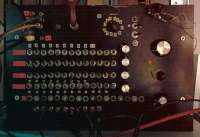 687x474