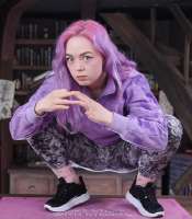 567x648